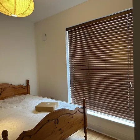 Large 4 Bed Flat Public Transport And Car Park Сasa de vacaciones *